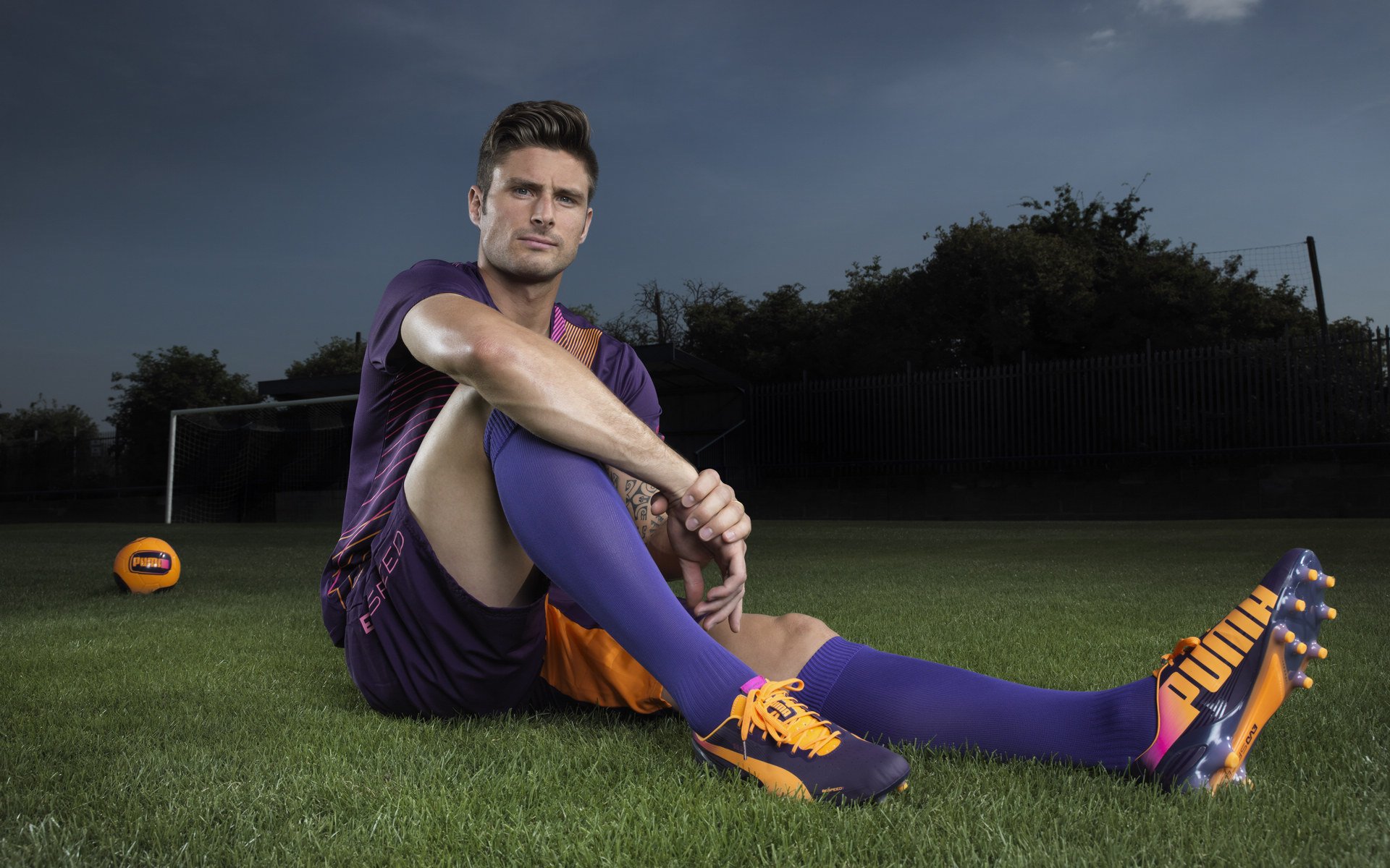 赛道之外的争冠之夜，当本泽马在防守端锁死对手