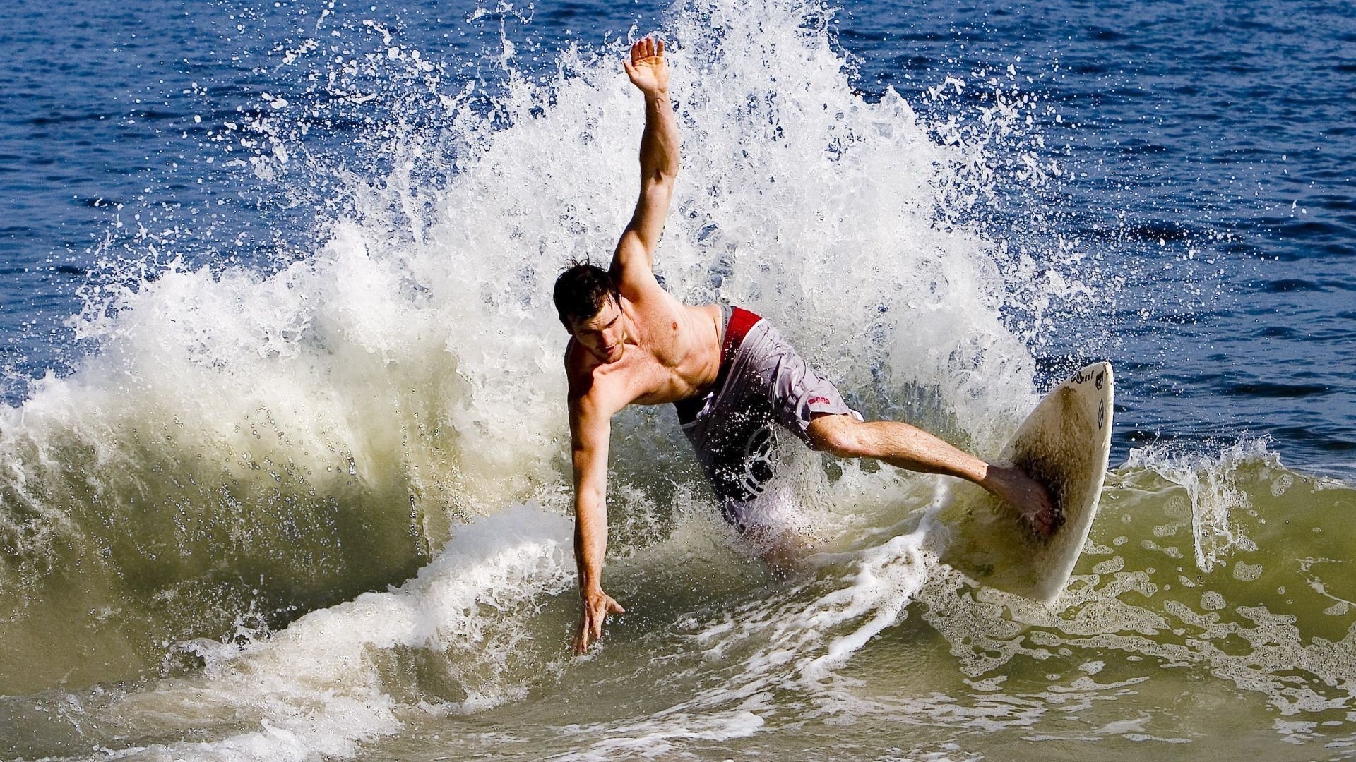 卢卡库一锤定音，皇家社会险胜曼联，欧战之夜见证关键先生诞生